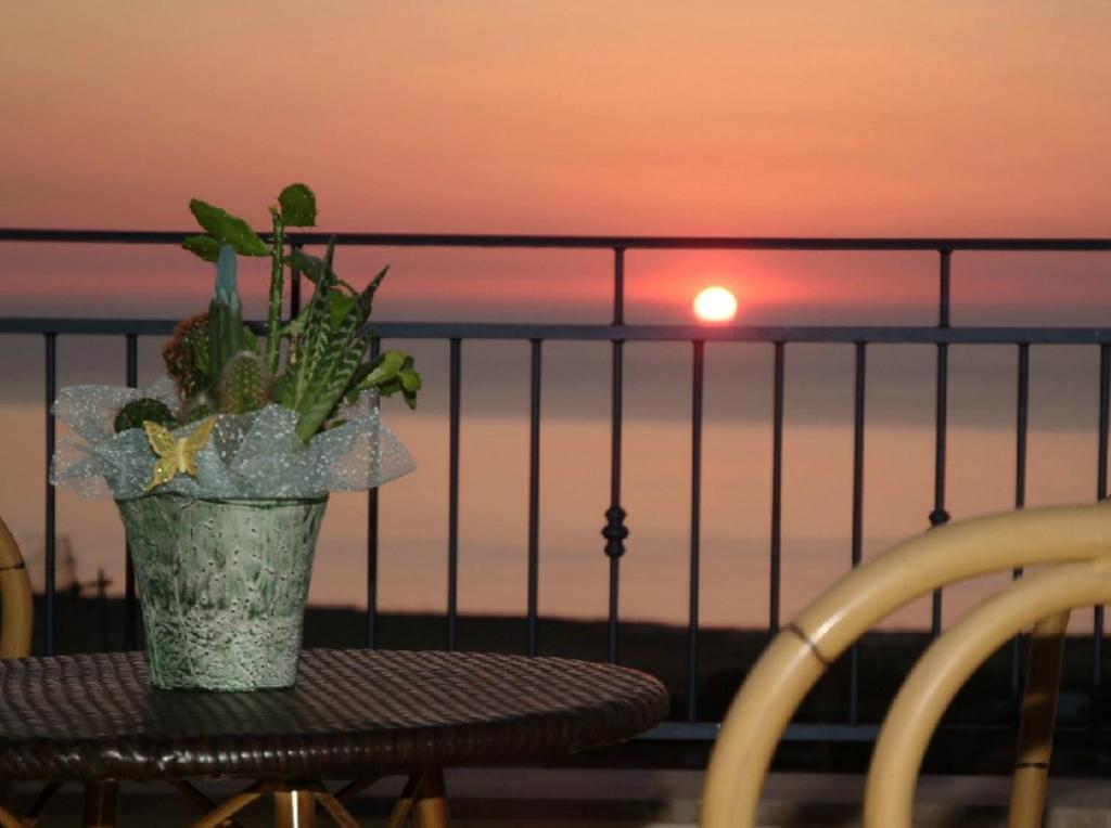 Bed and Breakfast Torre Salina Макари Экстерьер фото